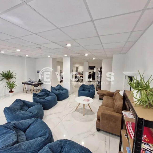 Plus de détails pour Local commercial à louer