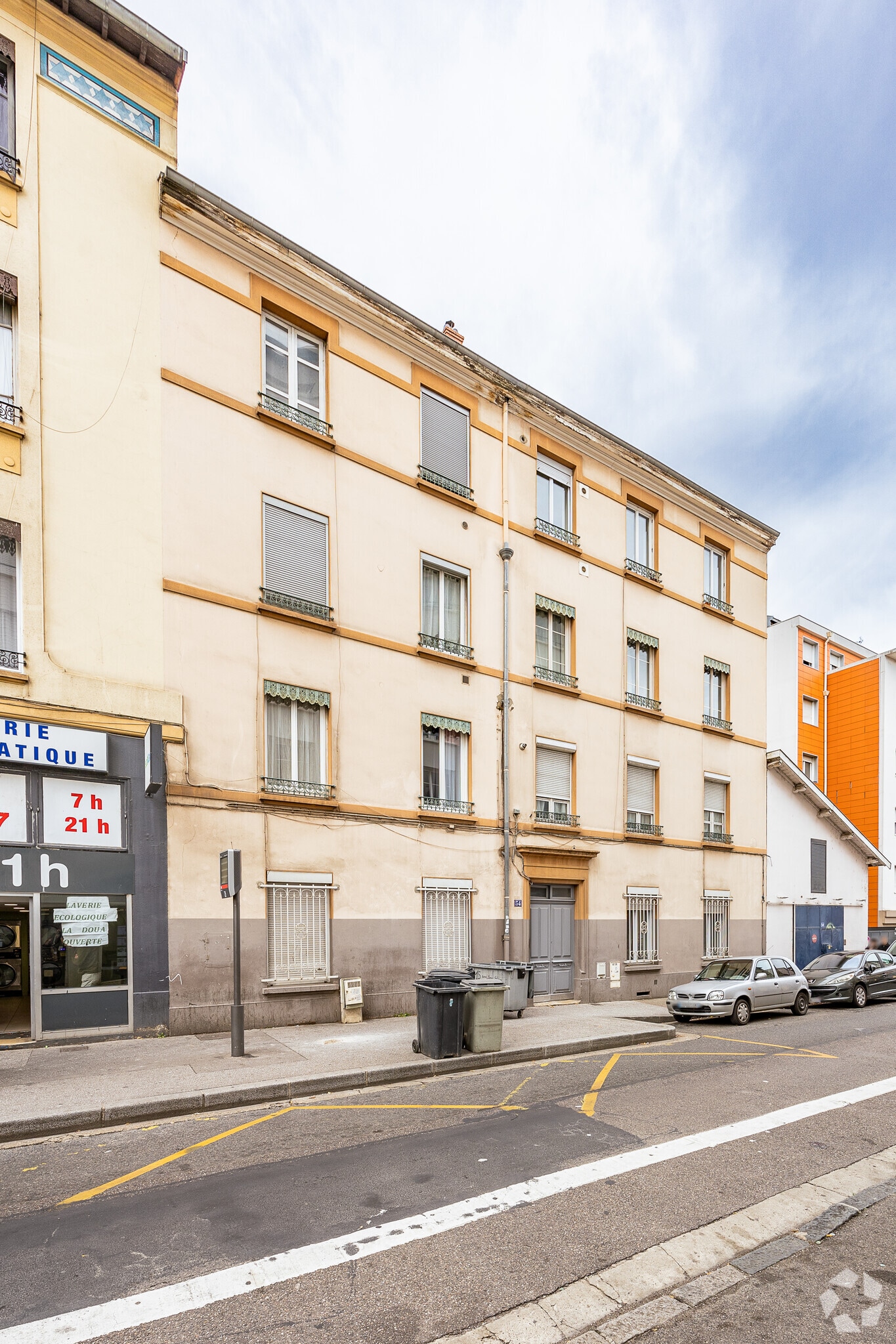 Immeuble residentiel dans Villeurbanne à vendre Photo de l’immeuble– Image 1 sur 2
