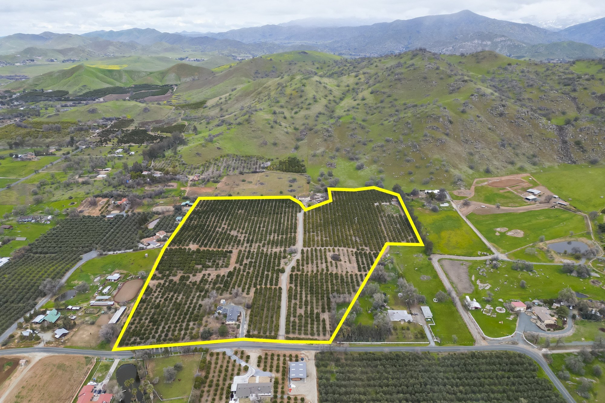 32610 Success Valley Dr, Porterville, CA à vendre Photo principale– Image 1 sur 14