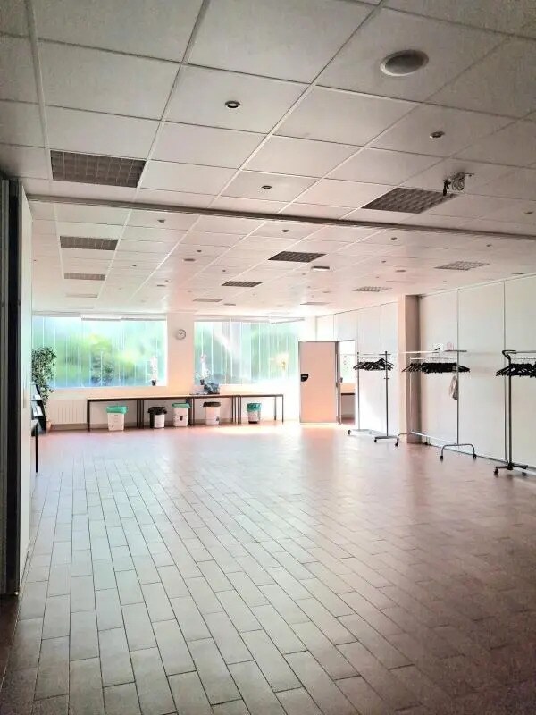 Plus de détails pour Local commercial à louer