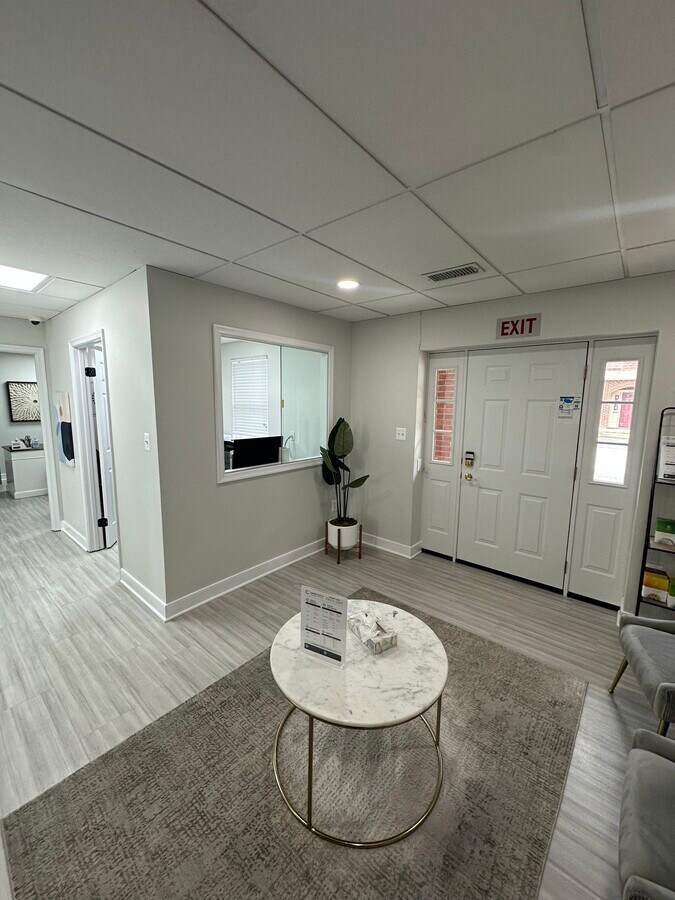 3319-3333 Duke St, Alexandria, VA 22314 - Lot 3331 - - Photo intérieure - Image 1 of 11