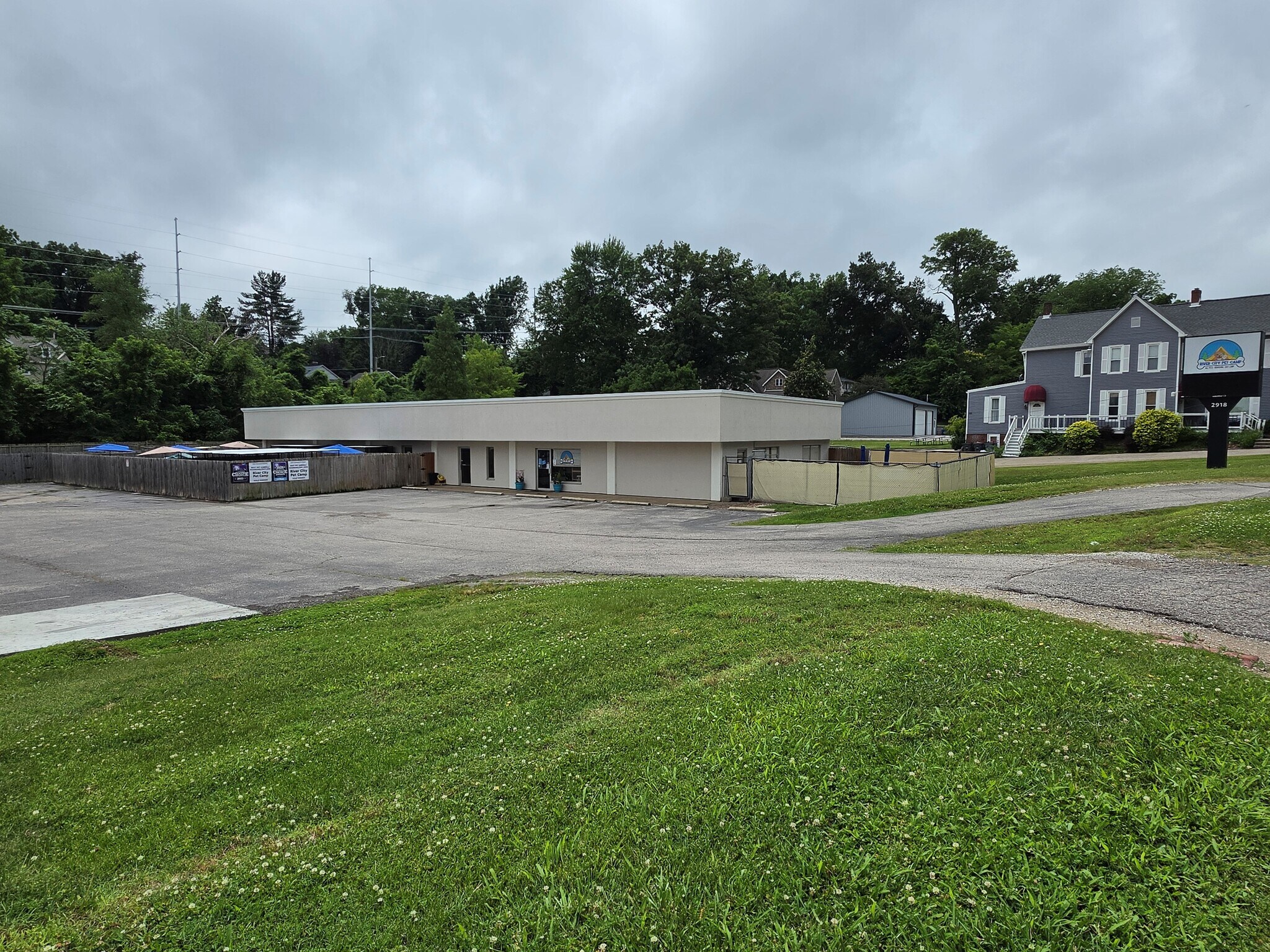 2920 Mt Vernon Ave, Evansville, IN à vendre Photo de l’immeuble– Image 1 sur 5