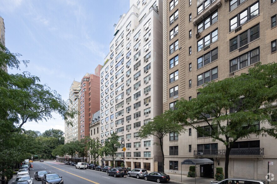 11 E 86th St, New York, NY à vendre - Photo de l’immeuble – Image 2 sur 3