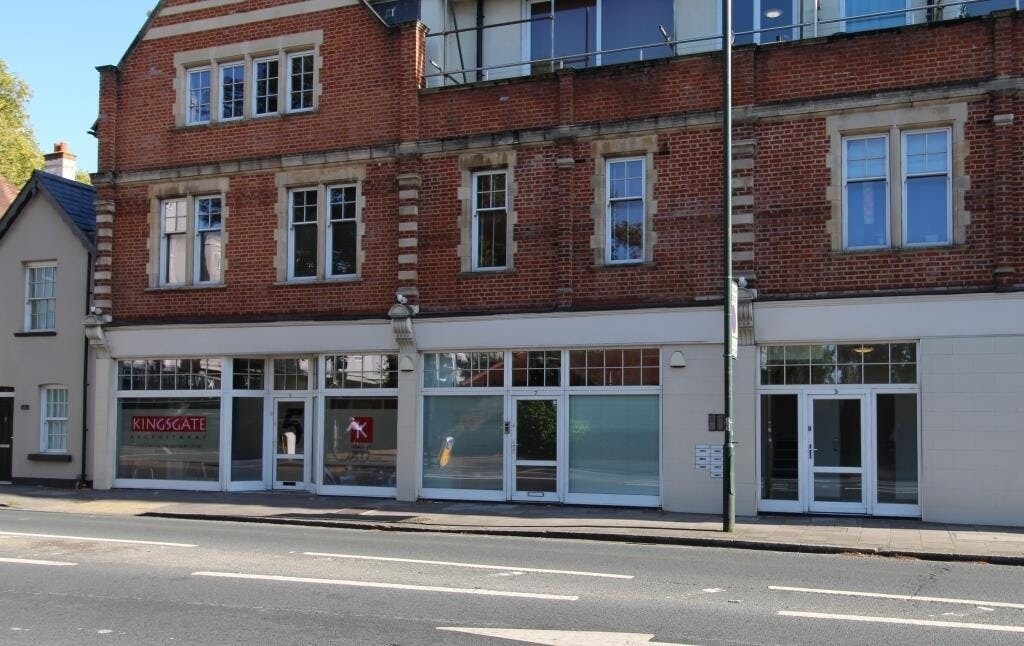 5-11 Hampton Court Rd, Kingston Upon Thames à vendre Photo de l’immeuble– Image 1 sur 6