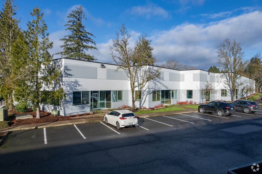 10200 SW Allen Blvd, Beaverton, OR à louer - Photo de l’immeuble – Image 2 sur 6