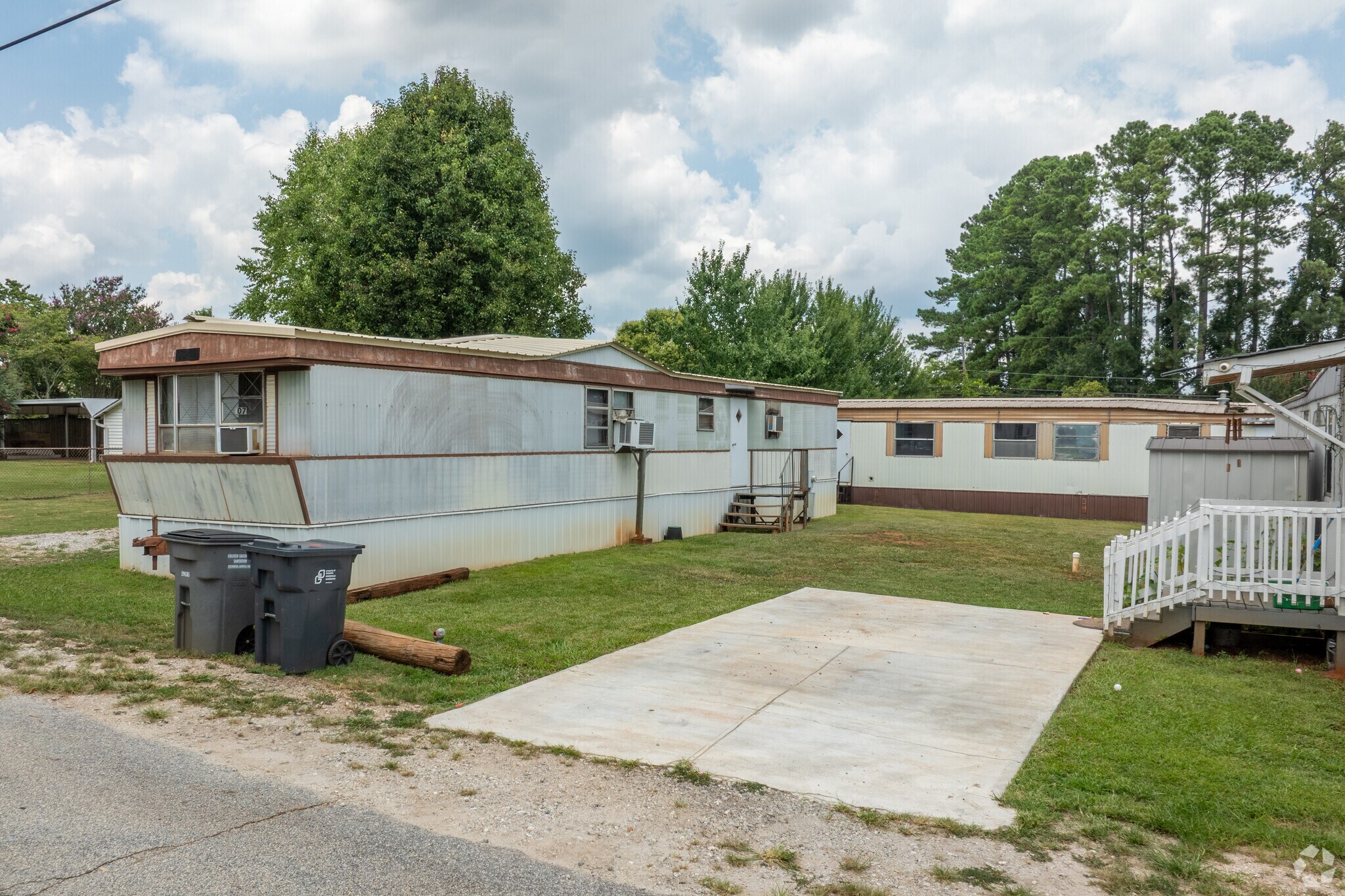 111 Bainbridge Dr, Greenville, SC à vendre Photo principale– Image 1 sur 25