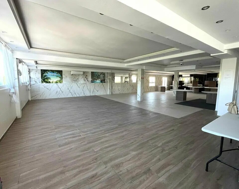 Bureau dans CANNES-LA-BOCCA à louer Photo de l’immeuble– Image 1 sur 7