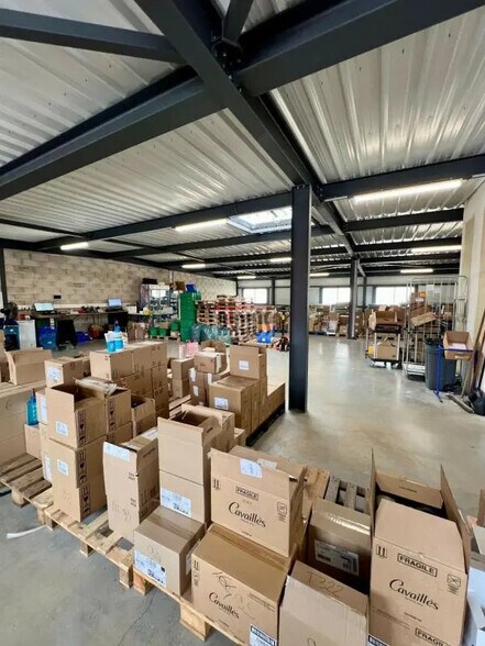 Industriel/Logistique dans La Garde à louer - Photo de l’immeuble – Image 3 sur 9