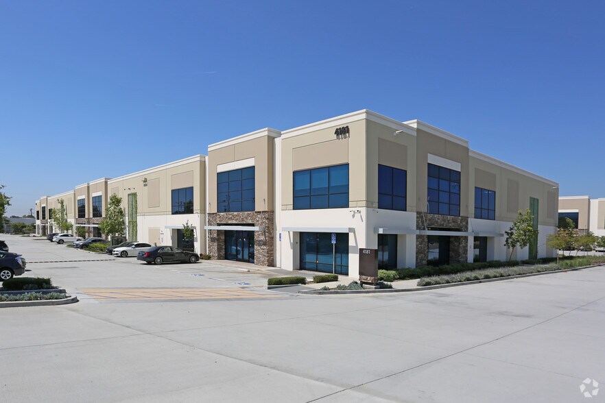 4181 Temple City Blvd, El Monte, CA à louer - Photo de l’immeuble – Image 1 sur 7