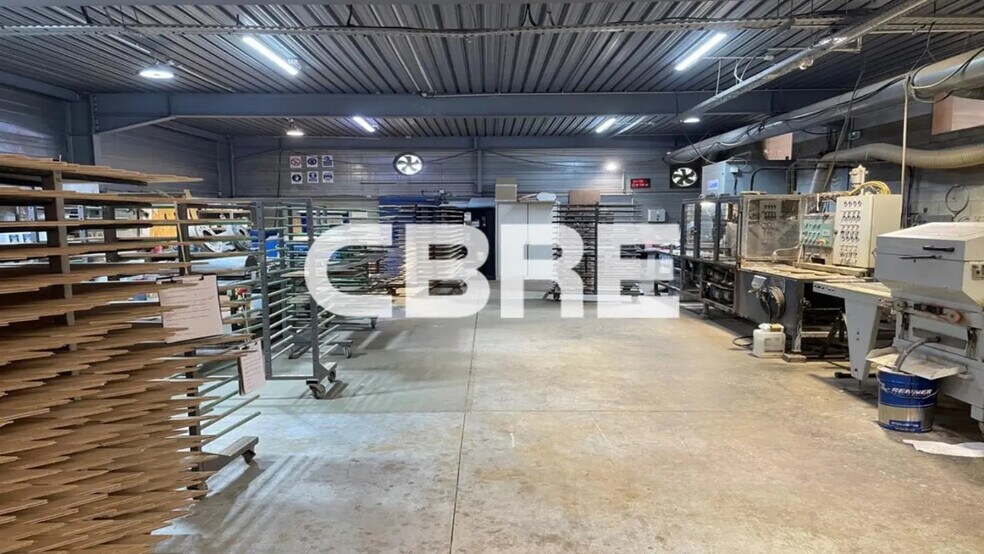 Local d'activités dans Mouans-Sartoux à vendre - Photo de l’immeuble – Image 1 sur 9