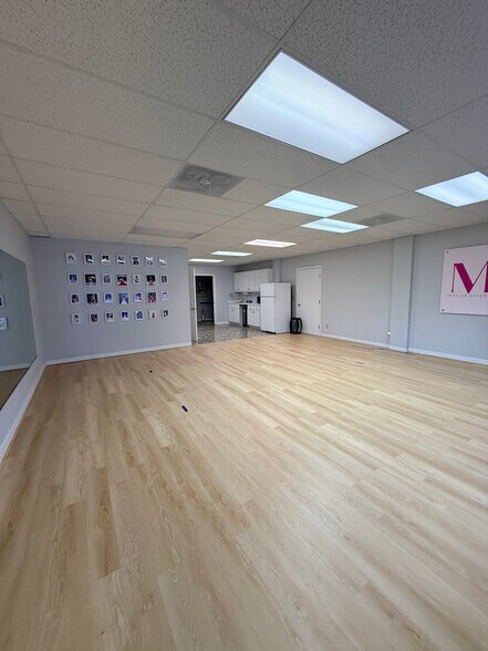 812 W Wade Hampton Blvd, Greer, SC à louer - Photo de l’immeuble – Image 3 sur 29