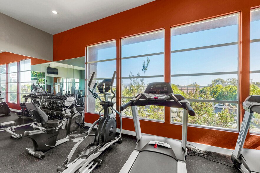 1325 40th St, Emeryville, CA à louer - Photo intérieure – Image 3 sur 42