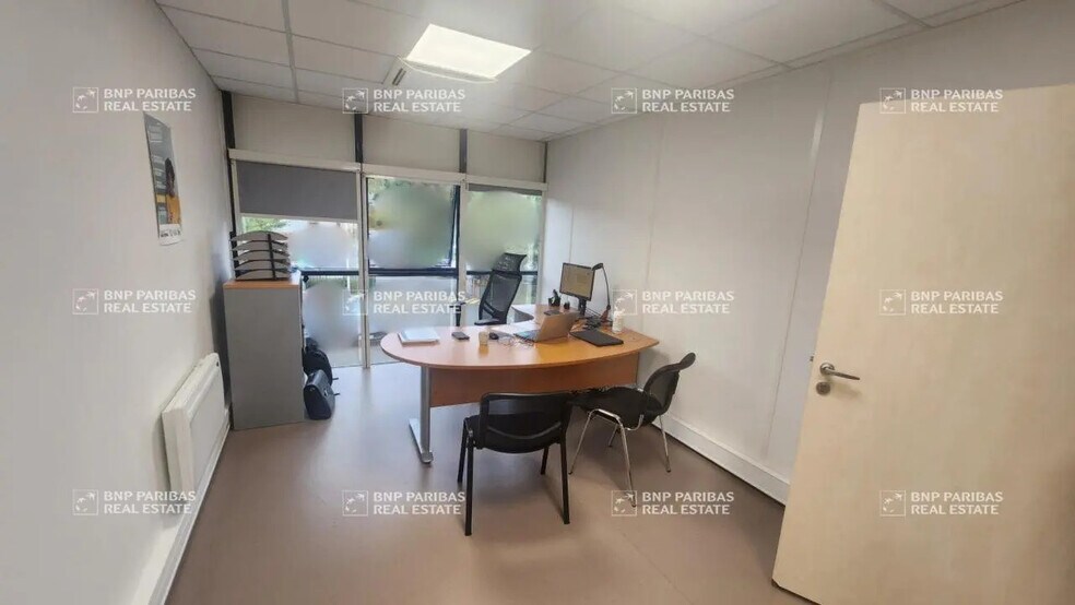 Bureau dans Chelles à vendre - Photo de l’immeuble – Image 1 sur 7