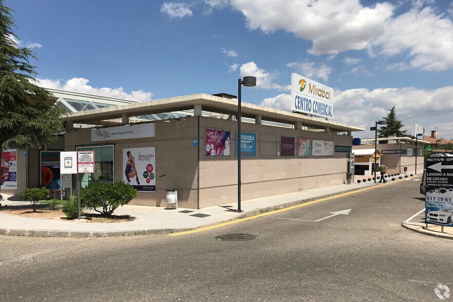 Calle Monte Amor, 2 D, Boadilla del Monte, Madrid à louer - Photo de l’immeuble – Image 2 sur 2