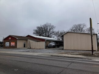 Plus de détails pour 221 N Main St, Benton, IL - Local commercial à vendre
