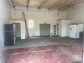 1325 E 10th Ave, Hialeah, FL à louer Photo intérieure– Image 2 sur 7