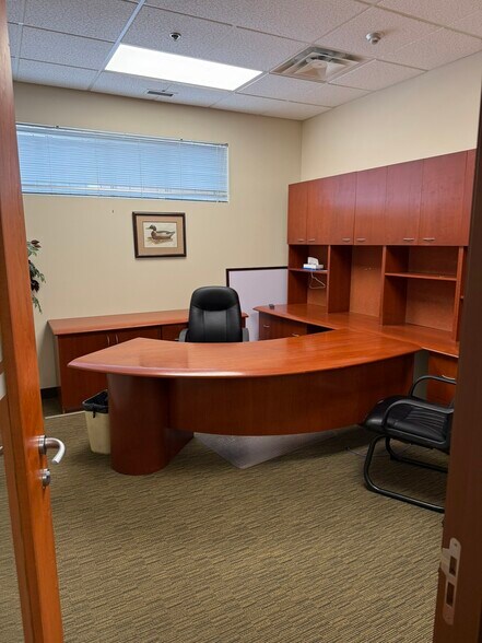 4646 Dufferin St, Toronto, ON à louer - Photo de l’immeuble – Image 2 sur 4