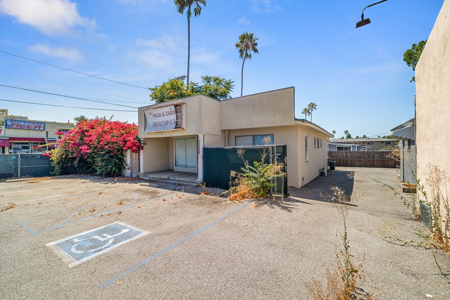 11304 Burbank Blvd, North Hollywood, CA à louer - Photo principale – Image 1 sur 6