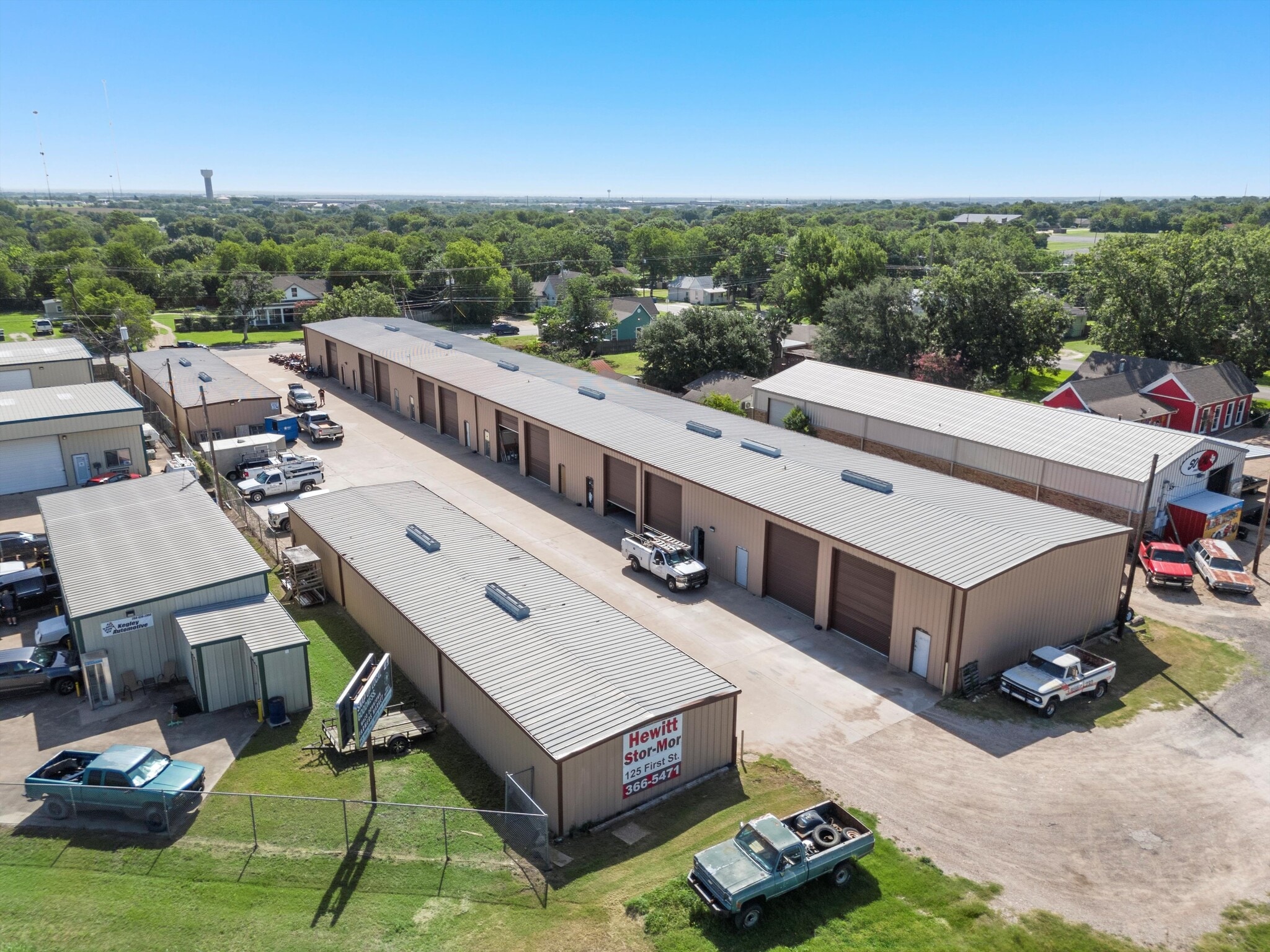 125 N 1st St, Hewitt, TX à louer Photo de l’immeuble– Image 1 sur 7