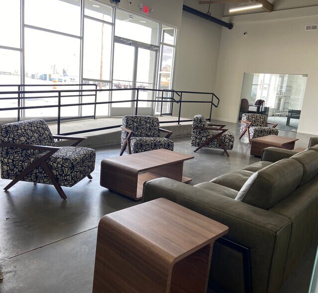 1701 & 1801 Bassett Ave, El Paso, TX à louer - Photo de l’immeuble – Image 2 sur 6