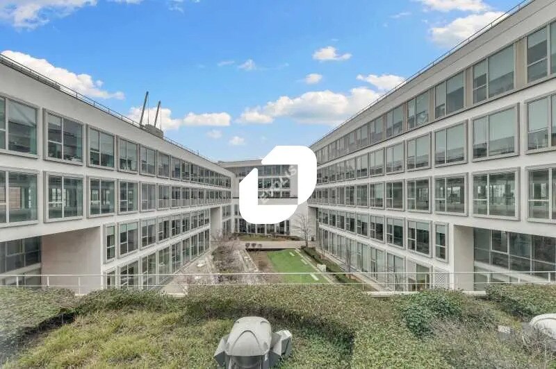 110 Rue Ambroise Croizat, Saint-Denis à louer - Photo de l’immeuble – Image 2 sur 14