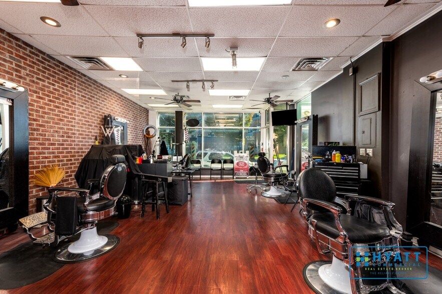 7452-7456 Baltimore Annapolis Blvd, Glen Burnie, MD à louer - Photo de l’immeuble – Image 2 sur 8