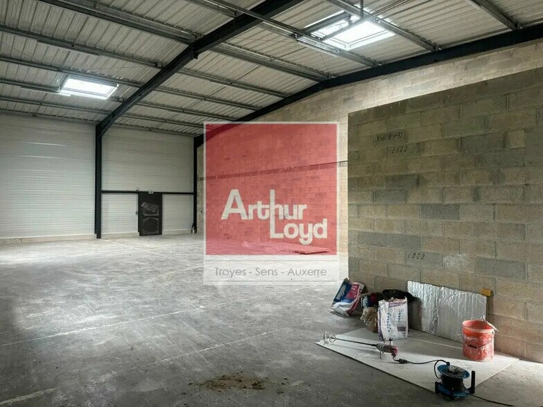 Industriel/Logistique dans Troyes à louer - Photo de l’immeuble – Image 2 sur 4