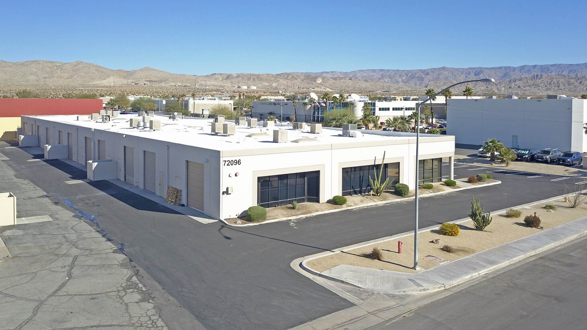 72096 Dunham Way, Thousand Palms, CA à louer Photo de l’immeuble– Image 1 sur 3