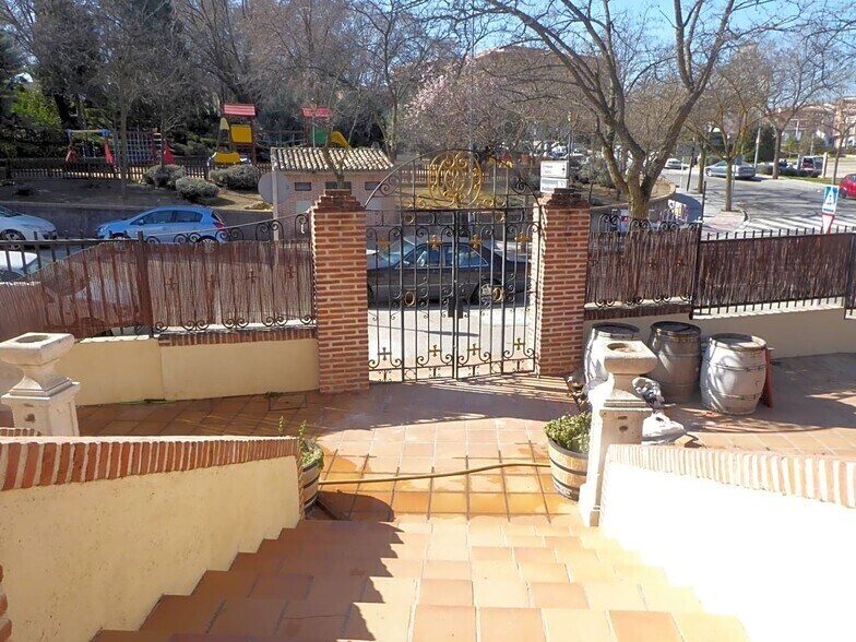 View Photo