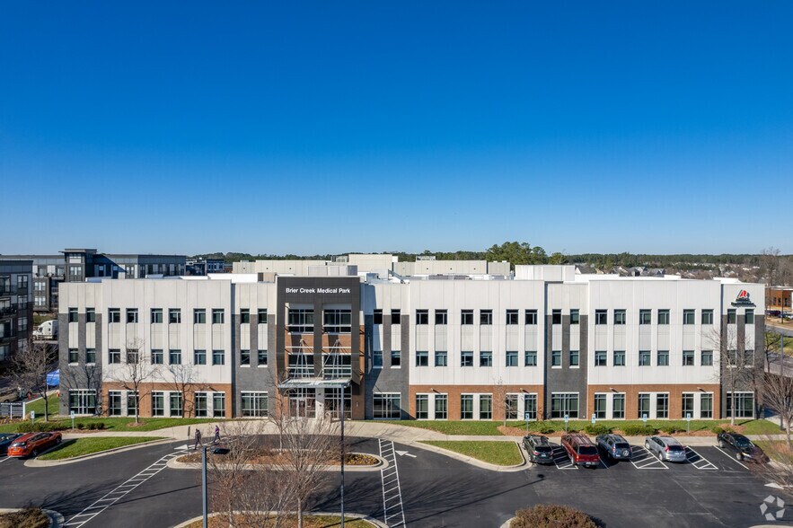 10208 Cerny St, Raleigh, NC à louer - Photo de l’immeuble – Image 2 sur 4