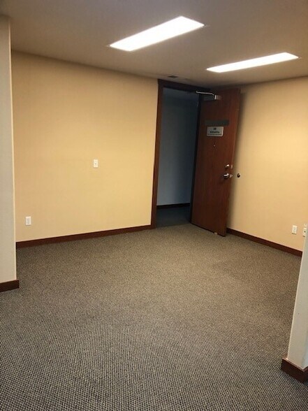 3506 SE 66th Ave, Portland, OR à louer - Photo intérieure – Image 3 sur 7