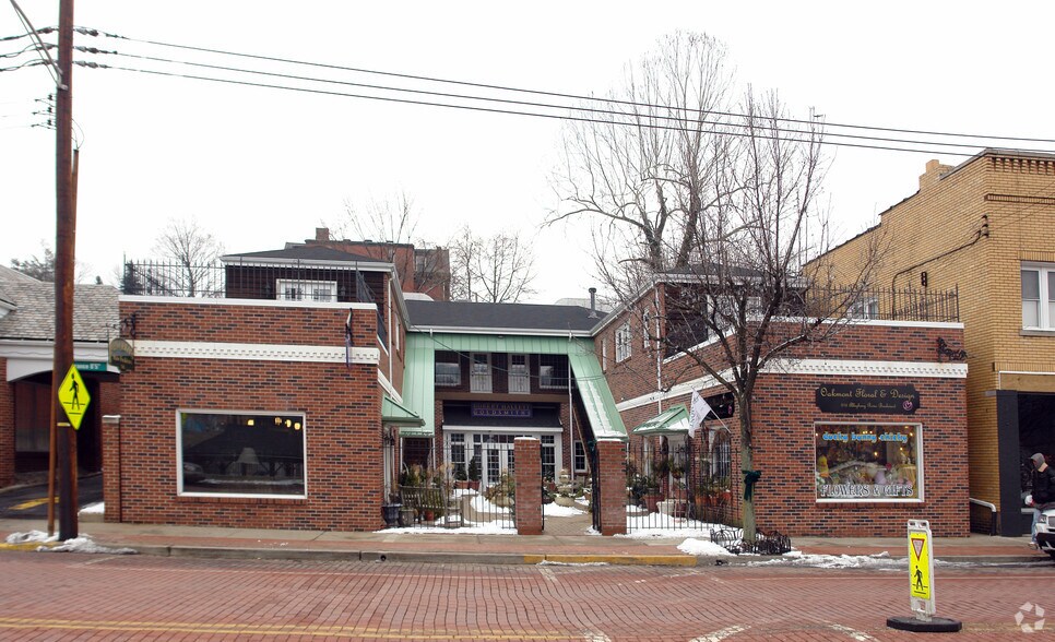 516-522 Allegheny River Blvd, Oakmont, PA à louer - Photo de l’immeuble – Image 2 sur 2