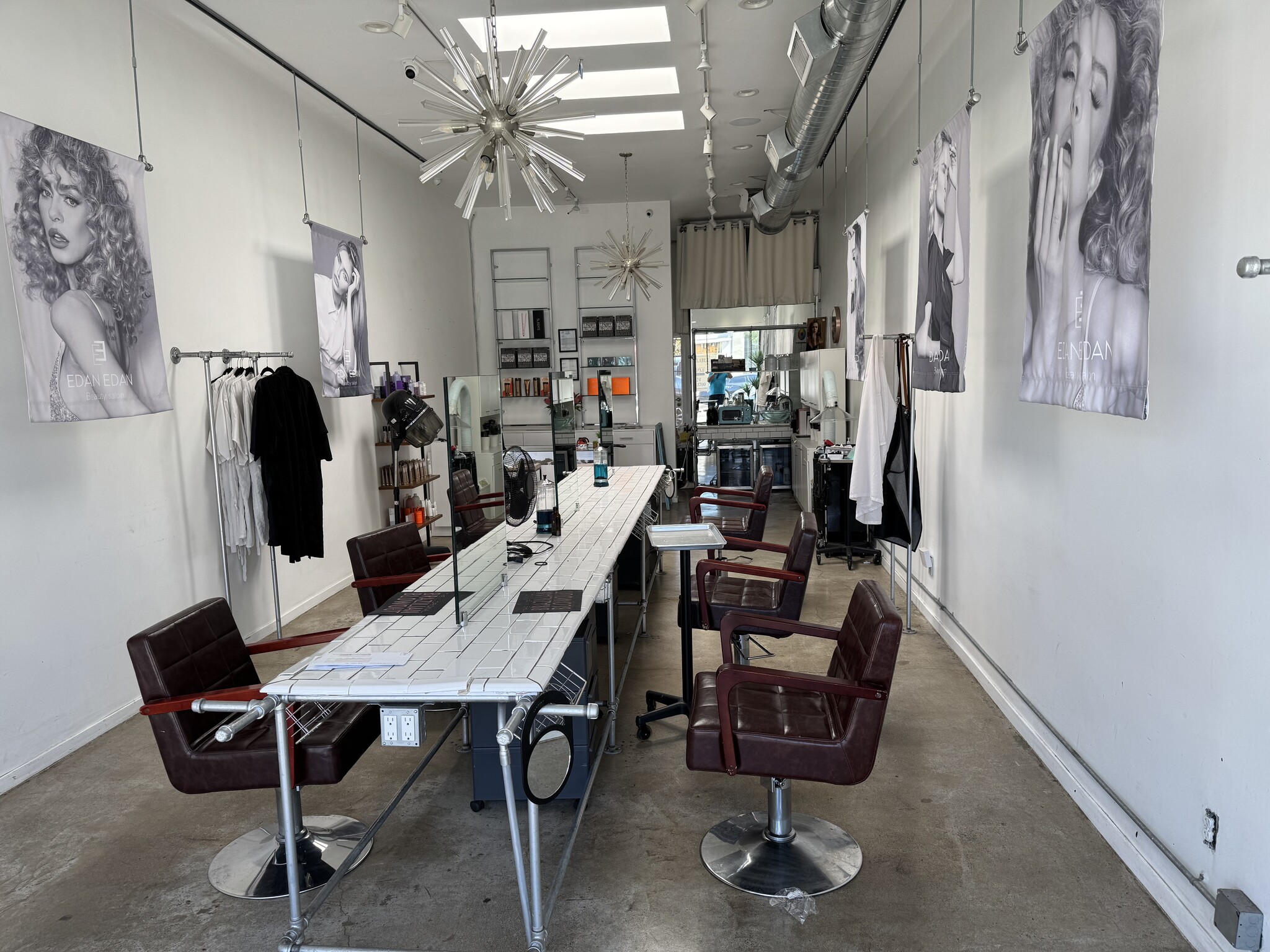 8304-8308 W 3rd St, Los Angeles, CA à louer Photo de l’immeuble– Image 1 sur 6