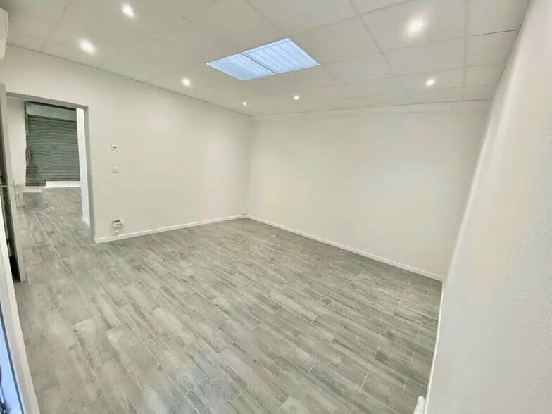 Local commercial dans Nice à louer - Photo de l’immeuble – Image 3 sur 4