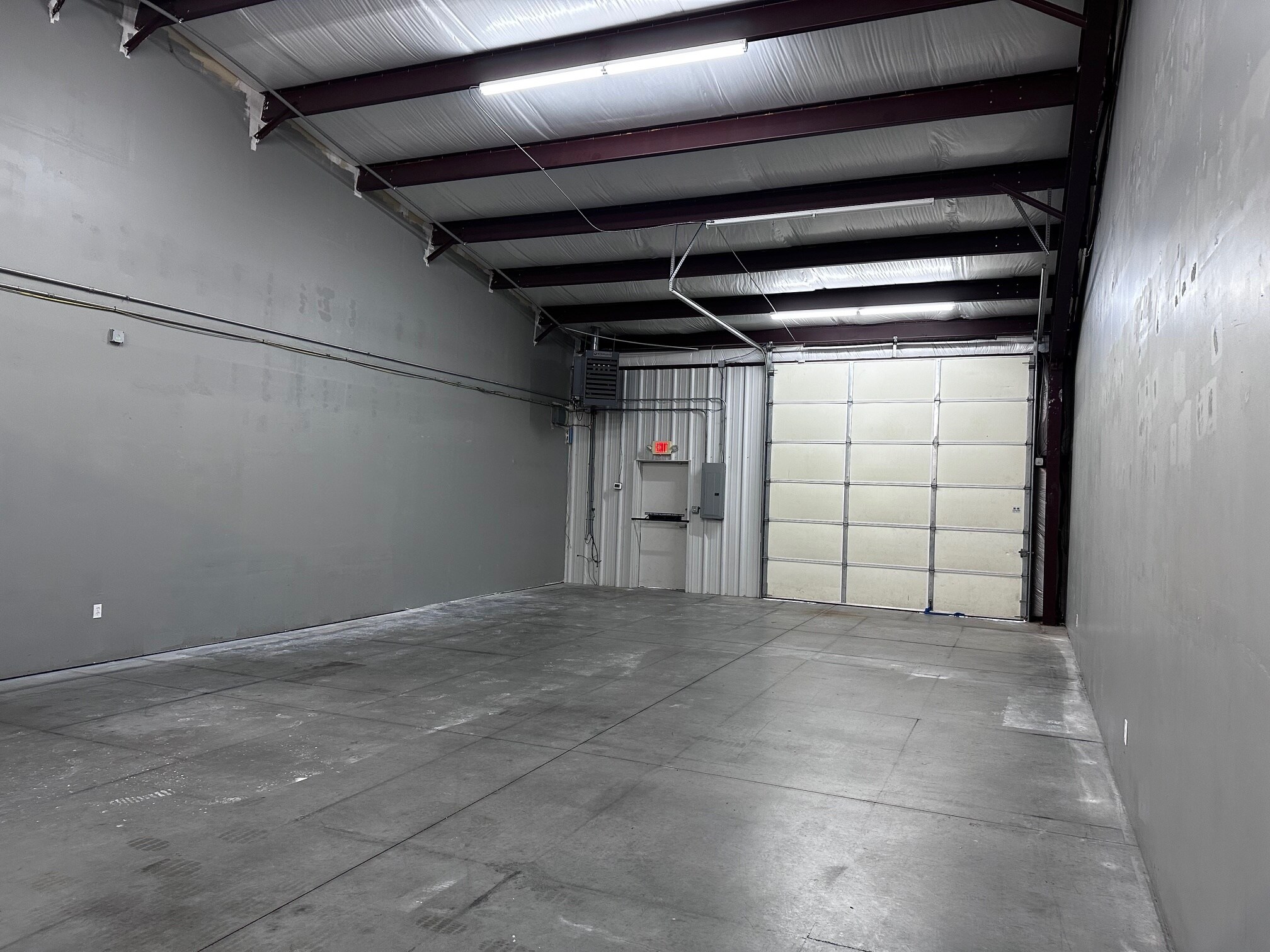 524 Tower Dr, Moore, OK à louer Photo principale– Image 1 sur 13