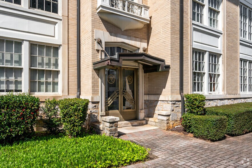 1708 Peachtree St NW, Atlanta, GA à louer - Photo de l’immeuble – Image 2 sur 6