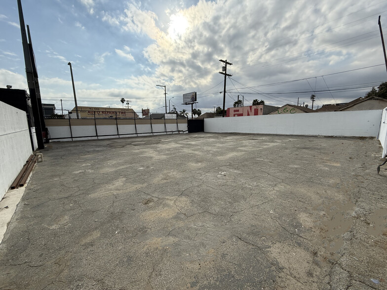 1621 Venice Blvd, Los Angeles, CA à louer - Photo de l’immeuble – Image 3 sur 12