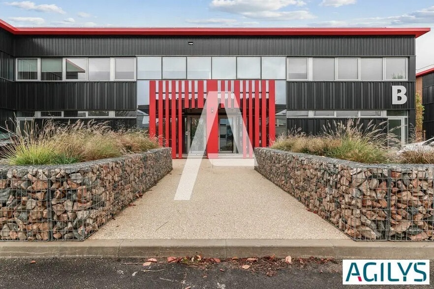 Local d’activités dans Bonneuil-sur-Marne à louer - Photo de l’immeuble – Image 1 sur 6