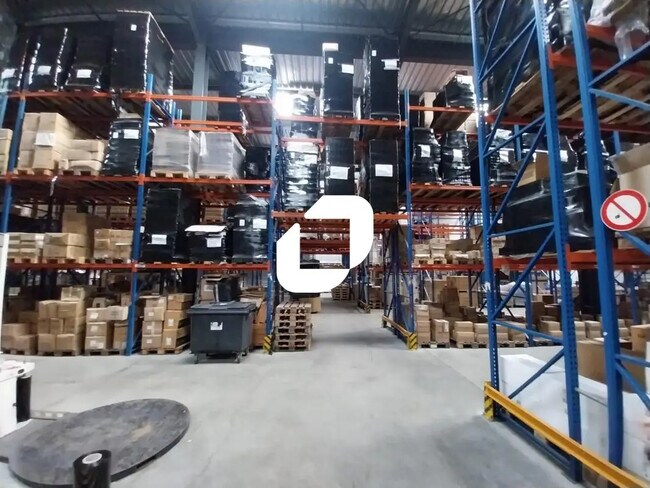 Plus de détails pour Bureau, Local d'activités à louer