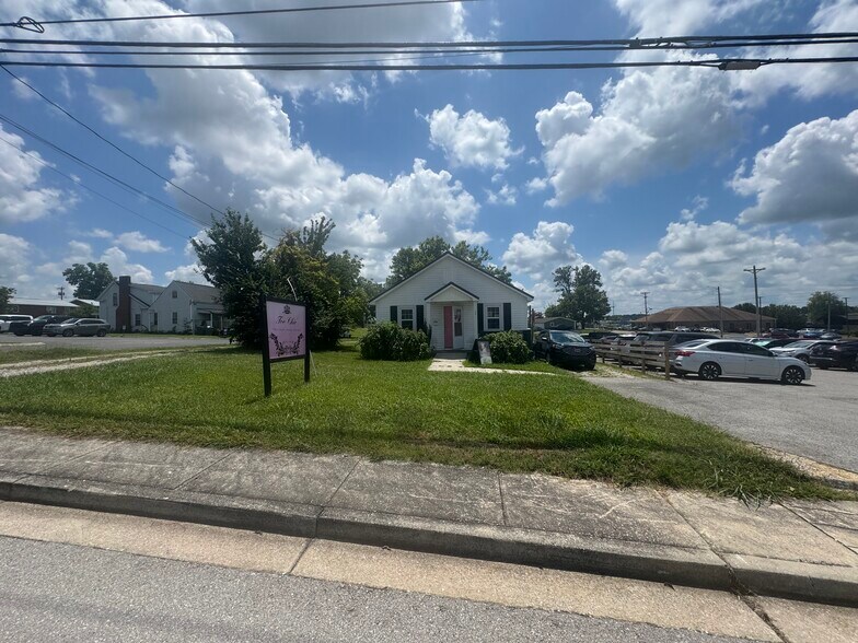 220 W 3rd St, Cookeville, TN à vendre - Photo de l’immeuble – Image 2 sur 7