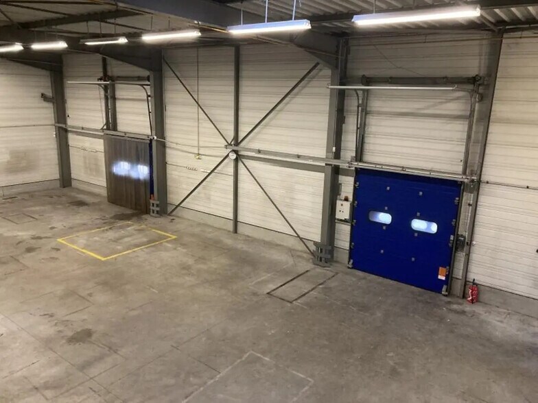 Local d’activités dans Mitry-Mory à louer - Photo de l’immeuble – Image 1 sur 12