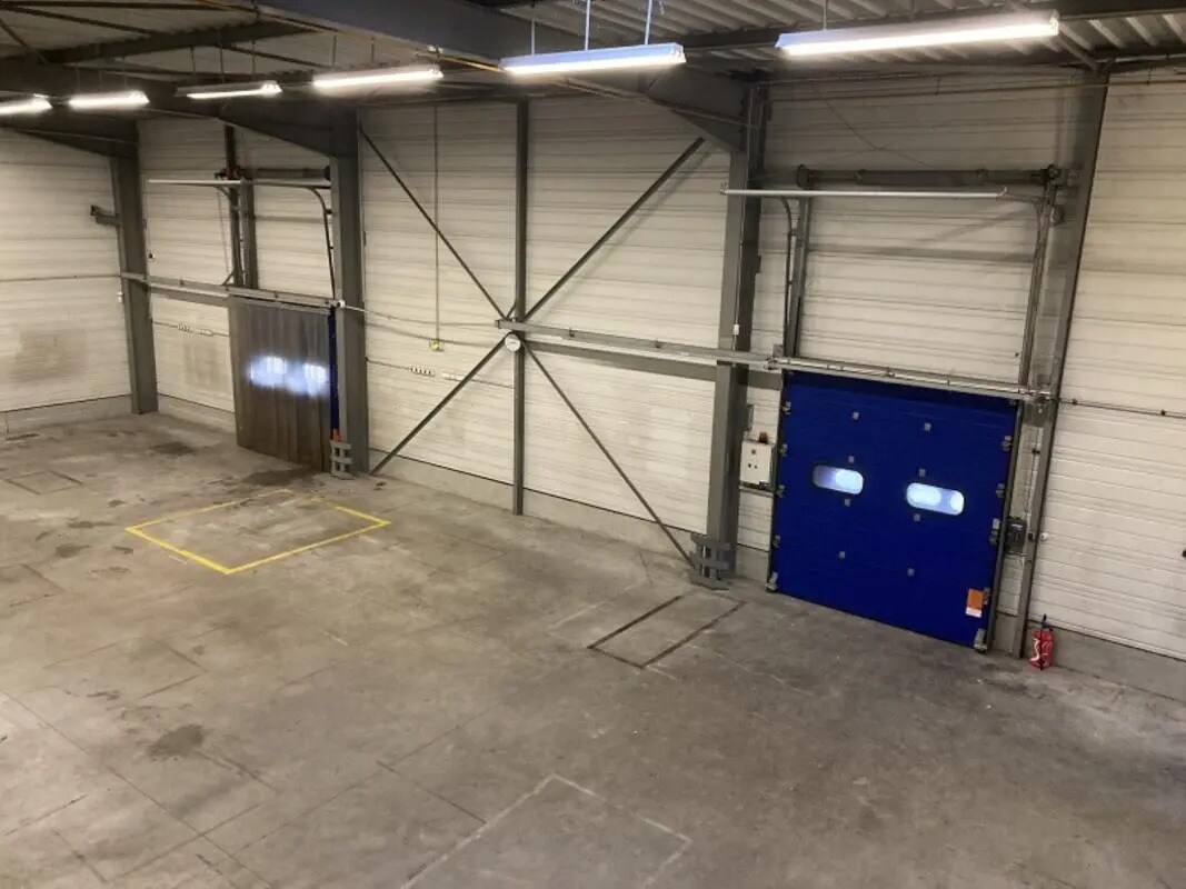 Local d’activités dans Mitry-Mory à louer Photo de l’immeuble– Image 1 sur 13