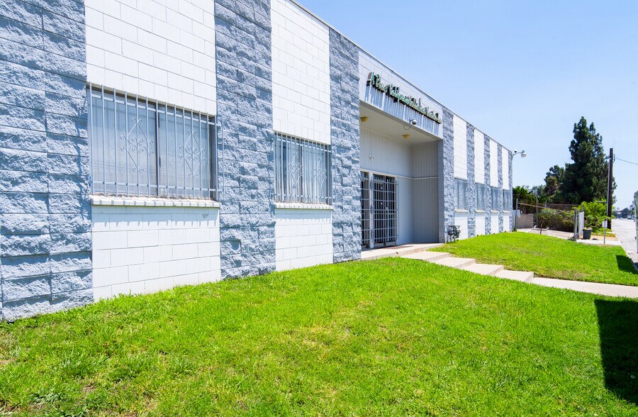 11810-11812 Greenstone Ave, Santa Fe Springs, CA à vendre - Photo de l’immeuble – Image 3 sur 20