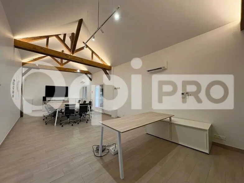 Bureau dans Brie-Comte-Robert à louer - Photo intérieure – Image 3 sur 7