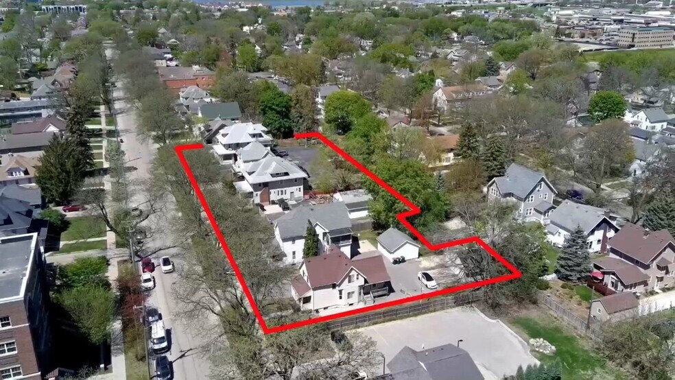 807 Center St W, Rochester, MN à vendre - Vidéo sur l’annonce professionnelle – Image 2 sur 3