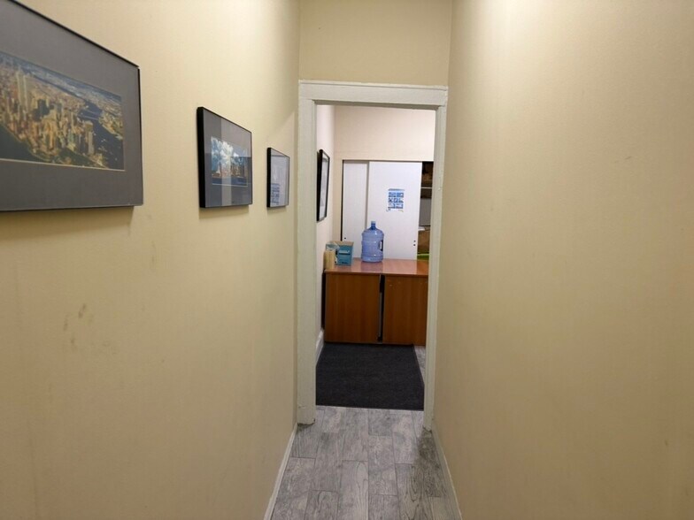 1833 E 7th St, Brooklyn, NY à louer - Photo de l’immeuble – Image 2 sur 6