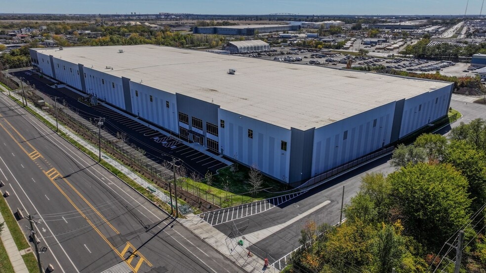 3060 S 61st St, Philadelphia, PA à louer - Photo de l’immeuble – Image 2 sur 6