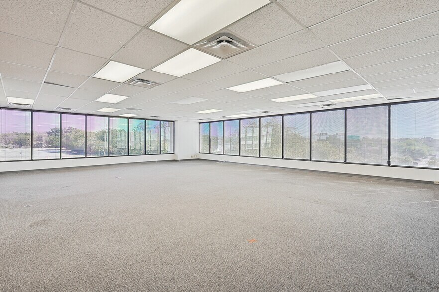 2821 Lackland Rd, Fort Worth, TX à vendre - Photo de l’immeuble – Image 3 sur 25