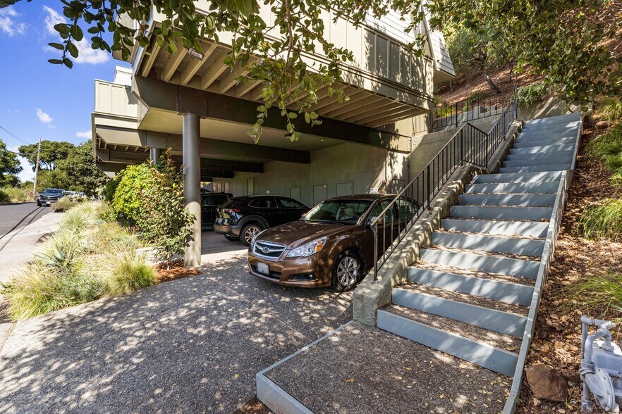1206 Mariner Way, Tiburon, CA à vendre - Photo de l’immeuble – Image 3 sur 20