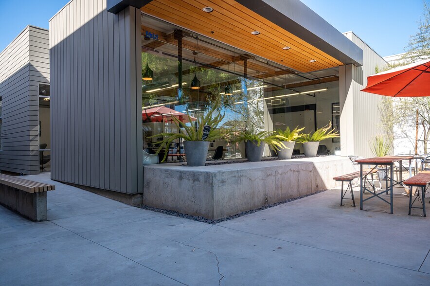 435-441 E 4th St, Long Beach, CA à louer - Photo de l’immeuble – Image 3 sur 9
